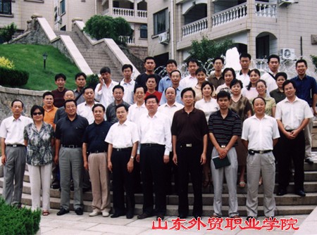 全體與會(huì )人員