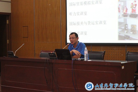國際貿易系舉行2014級新生入學(xué)教育暨專(zhuān)業(yè)介紹1_副本.jpg 國際貿易系舉行2014級新生入學(xué)教育暨專(zhuān)業(yè)介紹1_副本.jpg